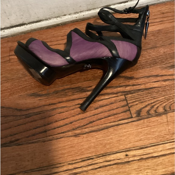 Shoes - Picture 4 of 5